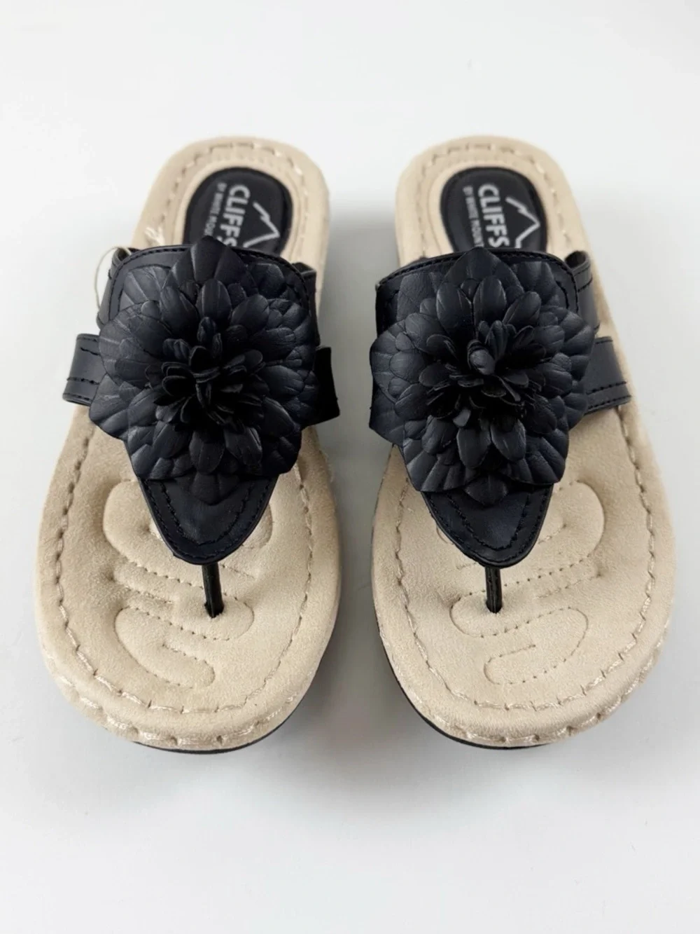 Cliffs by White Mountain Cassia Flower Thong Sandals Womens 6W Black NEW